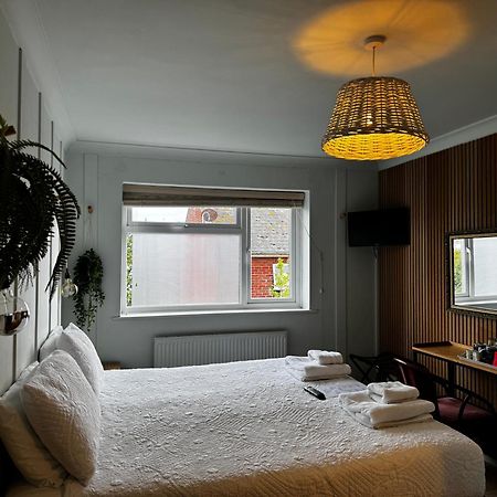 Bed and Breakfast The Townhouse 101 Сэнддаун Экстерьер фото